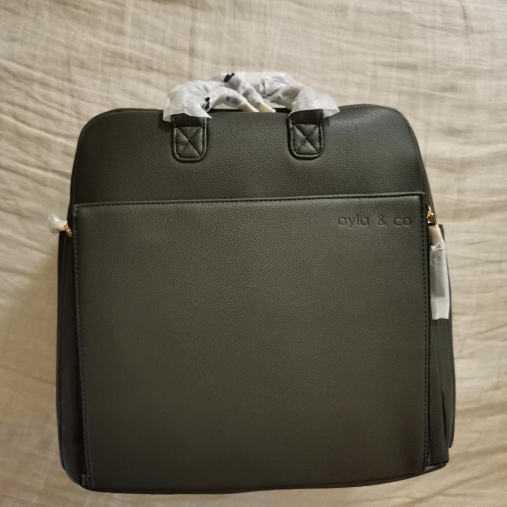 Brand New Ayla&Co Large Travel Bag color Olive Green - Picture 6 of 13